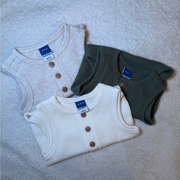 Old Navy - Three - Waffle Button Tank Tops for Babies - Size 0-3 months - Picture 6 of 6